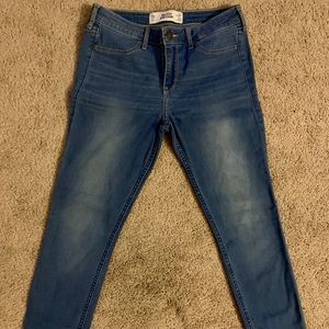 Hollister jeans size 7